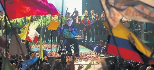  ?? Reuters ?? Der seit einem Raubüberfa­ll im Jahr 1998 im Rollstuhl sitzende Len´ın Moreno soll der Nachfolger von Präsident Rafael Correa werden.
