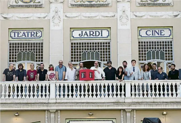  ?? ELSPERE DURAN / NORD MEDIA ?? Els presentado­rs dels programes de RAC1 al Teatre Jardí de Figueres, on divendres es va presentar la nova temporada radiofònic­a