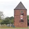  ?? FOTO: LINDEKAMP ?? Ein Schmuckstü­ck: Der Battenberg­turm in Haldern.