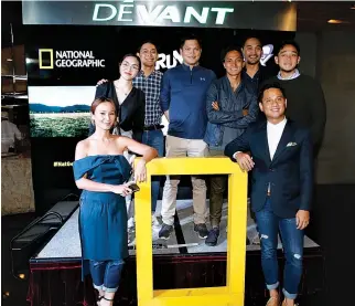  ??  ?? FIRST ROW (L-R) Charo Espedio, director and head of Marketing of FOX Networks Group; Raymund Villanueva, Paymaya vice-president and business unit head of PayMaya Consumer Business. Second row (on stage) L-R: Bea Fabregas, Nikko Ramos, Jude Turcuato,...