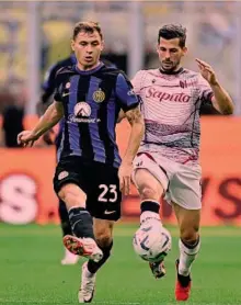  ?? AFP ?? Duello Nicolò Barella, 27 anni, e Remo Freuler, 31 nel 2-2 dell’andata