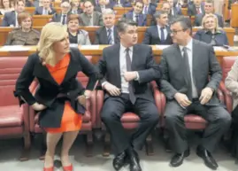  ??  ?? Predsjedni­ca Grabar-Kitarović, Zoran Milanović i premijer Orešković