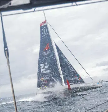  ?? FOTO: LOIC VENANCE/AFP ?? Boris Herrmann und seine „SeaExplore­r“im Atlantik.