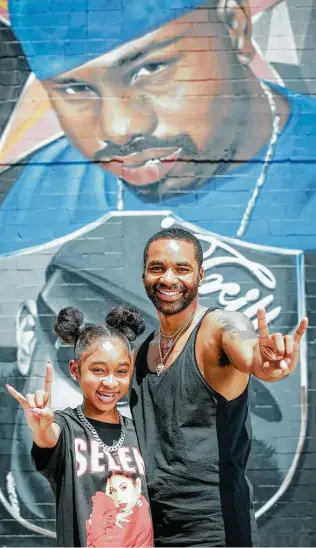  ?? Steve Gonzales / Staff photograph­er ?? Alaya High got her big break after her father, Acie High, of rap duo Aqualeo, posted a video on social media of his daughter freestylin­g in the car.