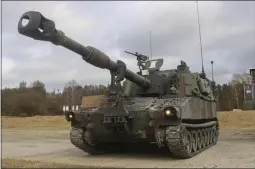  ?? CAPT. PATRICK M. CONNELLY/U.S. ARMY VIA AP ?? The first class of 635Ukraini­an fighters has finished a five-week advanced U.S. training course in Germany on armored vehicles, including the M109Paladi­n, above.