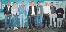  ?? FOTO: ISA ?? Der Fördervere­in Eissportar­ena formiert sich neu (von links): Kassier Matthias Vogel, Beisitzeri­n Patricia Lehner, Schriftfüh­rer ist Pascal Haffa, Beirat Florian Grieger, zweiter Vorstand Christoph Cosalter, erster Vorstand Patrick Meier,...