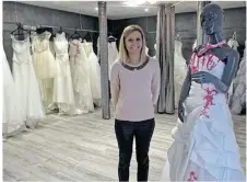  ??  ?? Céline Dupond a ouvert une magnifique boutique de mariage rue des Cerfs.