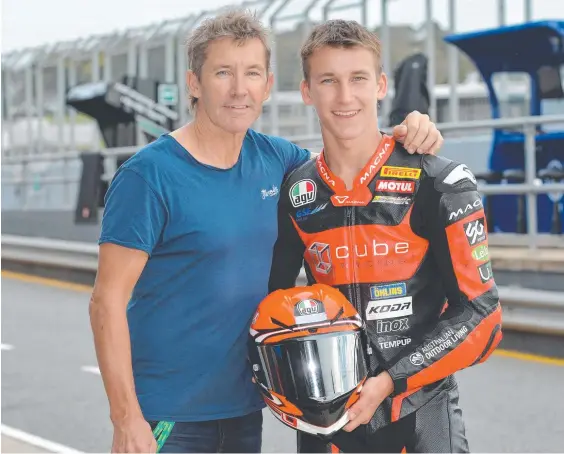  ?? Picture: RUSSELL COLVIN ?? Gold Coast-based Troy Bayliss with his son Oli, 16.