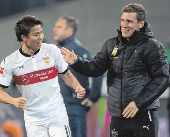  ?? FOTO: DPA ?? Punktgaran­t: Stuttgarts Takuma Asano, Startelf-Überraschu­ng von Trainer Hannes Wolf, trifft.