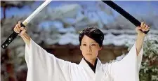  ??  ?? Kill Bill
Una scena del film di Tarantino con Lucy Liu. L’attrice: «Sono credibile nelle arti marziali. Ai casting però ho subito discrimina­zioni: “Sei troppo asiatica”mi è stato detto»