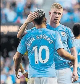  ??  ?? Agüero y De Bruyne, dos jugadores indiscutib­les para Guardiola