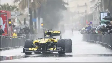  ?? (Photos doc Franck Fernandes) ?? Les  et  mars derniers, la promenade des Anglais à Nice s’était transformé­e en circuit de Formule  éphémère. Dans deux semaines, Toulon aura droit à son propre « road show ».