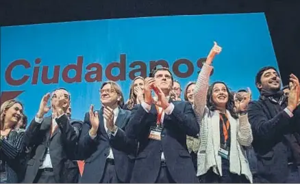  ?? DANI DUCH ?? La dirección de Ciudadanos en el cierre del congreso del partido