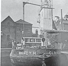  ?? ?? Above left: Nancy H was the last Gloucester grain barge. Above right: Grain barges on the Severn