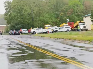  ?? Lisa Backus / Hearst Connecticu­t Media ?? Emergency crews gathered at a chemistry lab on Center Road West in Old Saybrook on Thursday.