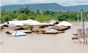  ??  ?? Some houses submerged by flood in Edeha village, Koton-Karfe Local government area of Kogi State