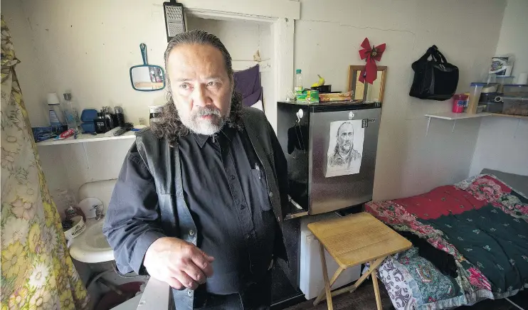  ?? MARK VAN MANEN/PNG ?? Jack Gates in his room at the Regent Hotel in the Downtown Eastside, where he complained last November about the lack of heating and hot water.