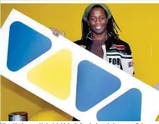  ??  ?? Viva-Moderator Mola Adebisi mit Senderlogo in besseren Zeiten