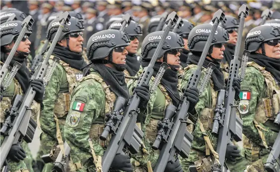  ?? ?? El Ejército, en el desfile del pasado 16 de septiembre, tomará cursos en escuelas estadounid­enses