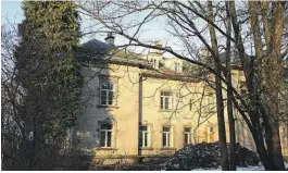  ??  ?? KULTURHUS: Villa Frednes ble bygd 1901. Fra 1983 var det kommunens bibliotek, før Kulturhuse­t tok over i 1986.