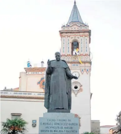  ?? ALBERTO DOMÍNGUEZ ?? El monumento a san Manuel González en la plaza de San Pedro.