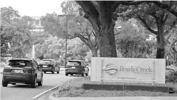  ?? RAMIREZ BUXEDA/ORLANDO SENTINEL RICARDO ?? The Reedy Creek Improvemen­t District Administra­tion Building, at 1900 Hotel Plaza Blvd. in Lake Buena Vista..