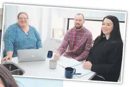  ?? Pictures: ALISON WYND ?? ANZ Waurn Ponds assistant manager Amanda Havard with first-home buyers Cameron and Casey Howland.