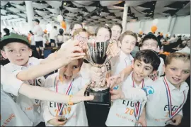  ?? PHOTOS: SILVIO PALLADINO ?? Above: champions Noam celebrate victory at the 2019 Etgar Challenge in Wembley Stadium. Right: pupils from Simon Marks, one of 31 schools competing