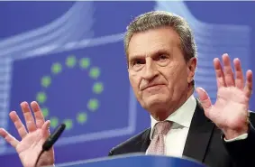  ??  ?? Popolari europei Günther Oettinger, 64 anni, è responsabi­le Bilancio della Commission­e. Fa parte del Ppe