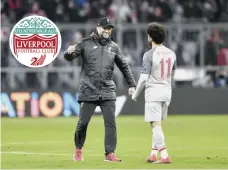  ??  ?? Jürgen Klopp y Mohamed Salah quieren regresar a la final de Europa. Liverpool echó al Bayern Múnich (3-1).