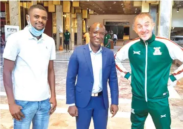  ??  ?? REUNION TIME. . . Zambia coach, Micho (right), took time to meet his former Al Hilal stars, Mohamed Ahmeda Bashir (left) and Edward Sadomba (middle), who starred for him when he was in charge of the Sudanese giants, when the Serbian gaffer was in Harare this week for the AFCON qualifier against Zimbabwe