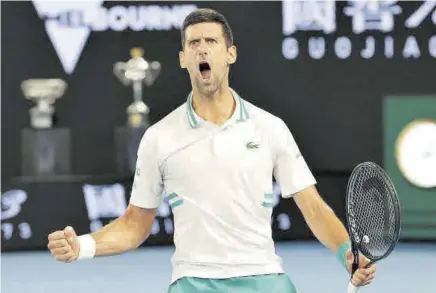  ?? AFP ?? Djokovic disputará la final del Open de Australia una vez más en busca de su noveno título en Melbourne Park y su 18 Grand Slam
//