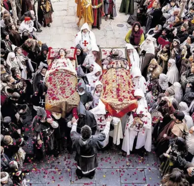  ?? BODAS DE ISABEL ?? Los féretros de Isabel y Diego, los Amantes de Teruel.