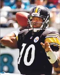  ?? MARK WALLHEISER/REUTERS FILE PHOTO ?? Former Pittsburgh starting quarterbac­k Kordell Stewart, who was at home hoping someone would need his services this season, is back with the Baltimore Ravens after injury to Kyle Boller.