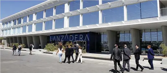  ??  ?? Vista de la sede de la acelerador­a Lanzadera, ubicada en la Marina de Empresas.