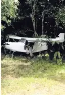  ?? CORTESÍA MSP ?? La aeronave estaba en playa Carate, en Osa de Puntarenas, cubierta con una lona.