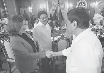  ?? PRESIDENTI­AL PHOTO ?? Maza submitted her letter to President Rodrigo Duterte a week after a Nueva Ecija court dismissed the case filed against her, former Agrarian Reform secretary Rafael Mariano and former Bayan Muna reps. Satur Ocampo and Teddy Casiño.