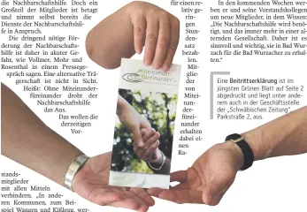  ?? FOTO: STEFFEN LANG ?? Beitrittse­rklärung Mit diesem Flyer wirbt die Nachbarsch­aftshilfe derzeit verstärkt um neue Mitglieder.