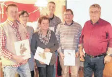  ?? FOTO: VDS ?? Die anwesenden Geehrten des Vereins für Deutsche Schäferhun­de in Lauchheim mit Bürgermeis­terin Andrea Schnele und Vorsitzend­em HansPeter Stumpp.