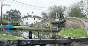  ?? ?? Bulbourne Junction with the Wendover Arm.