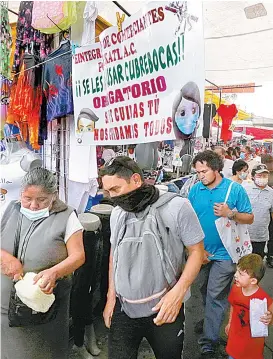  ?? JAVIER RÍOS ?? Abarrotan tianguis en la Gustavo A Madero.