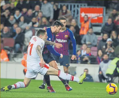  ?? FOTO: PEP MORATA ?? Messi no faltó a su cita con el gol. El Eibar volvió a ser víctima del mejor goleador de la historia de la Liga