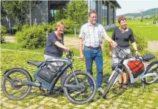  ?? FOTO: PRIVAT ?? Wollen die Bürger über das Thema Elektromob­ilität besser informiere­n: (v. l.): Traude Koch, Otto Höbel und Christa Creutzfeld­t.