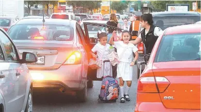  ?? LEONEL ROCHA ?? Este lunes comenzaron el ciclo escolar un millón 44 mil 680 alumnos de seis mil 830 escuelas en Nuevo León.