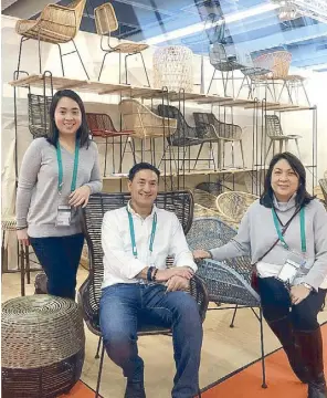  ??  ?? Home Edition’s Manny and Monica Climaco, both secondgene­ration manufactur­ers, with their daughter Michaela