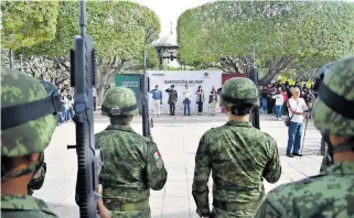  ?? FOTOS: CORTESÍA ?? Se inauguró la exposición militar en el jardín constituci­ón.
