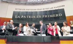  ??  ?? A pesar de algunos señalamien­tos por la velocidad de los nombramien­tos, el Senado ratificó por unanimidad a Marcelo Ebrard como secretario de Relaciones Exteriores.