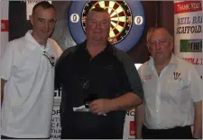  ??  ?? Plate winner Paul Madden with committee members Ian Lowthe and Kevin Campbell.