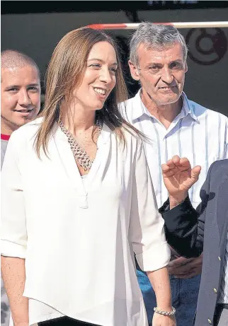  ??  ?? Vidal y Macri junto a “Pirincho” Cicaré, ayer, en Saladillo