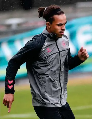  ?? FOTO: LARS POULSEN ?? Yussuf Poulsen, som regner med at vaere helt klar til braget mod tjekkerne, har givet sine holdkammer­ater et par tips om tjekkernes farligste mand, Patrik Schick.